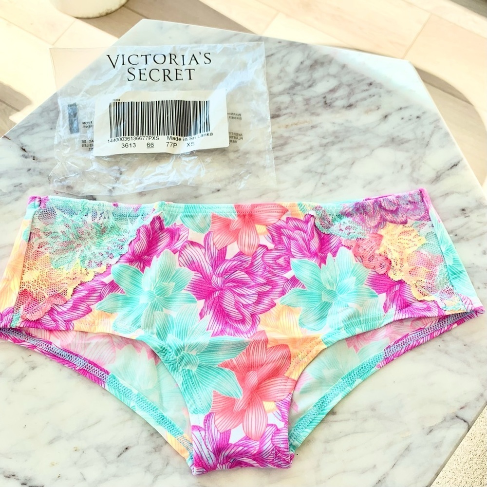🌺 VS PINK Vibrant Floral Print Extra Low-Rise Lace Hipster Floral Panty